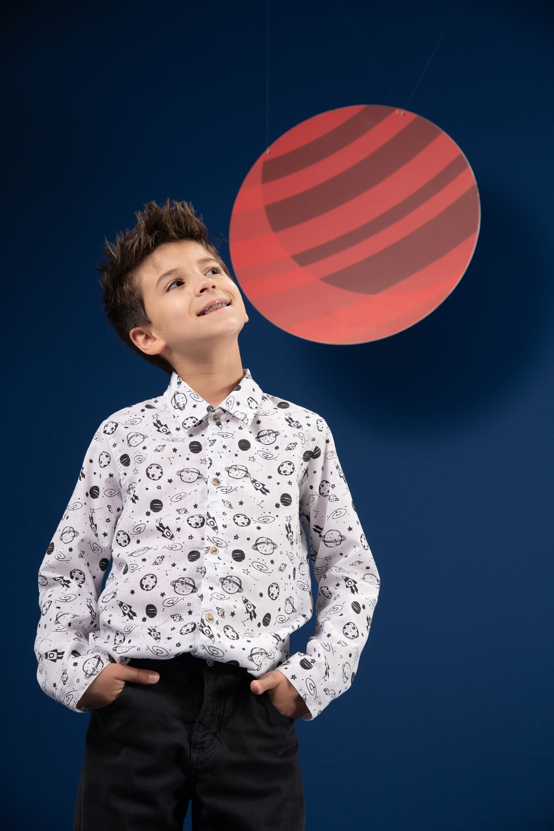 Camisa infantil estampada de planetas
