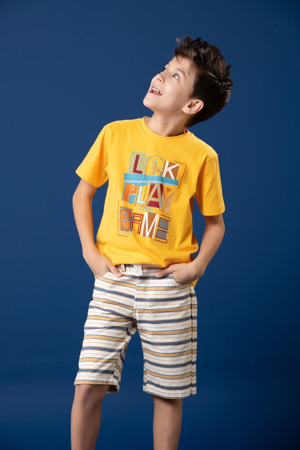 T-shirt infantil amarela com estampa